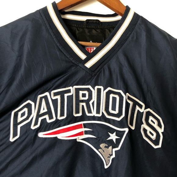 NFL New England Patriots Pullover - Picture 2 of 11